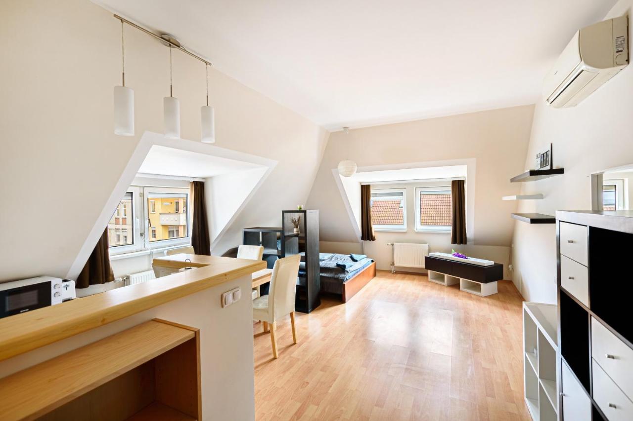 Apartament Roof Top Charming Francis Square *